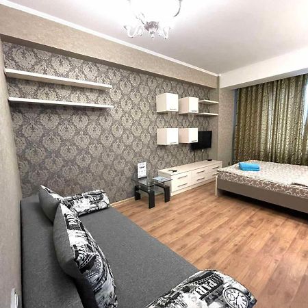 Homeservice Apartments On Stefan Cel Mare Boulevard คีชีเนา ภายนอก รูปภาพ